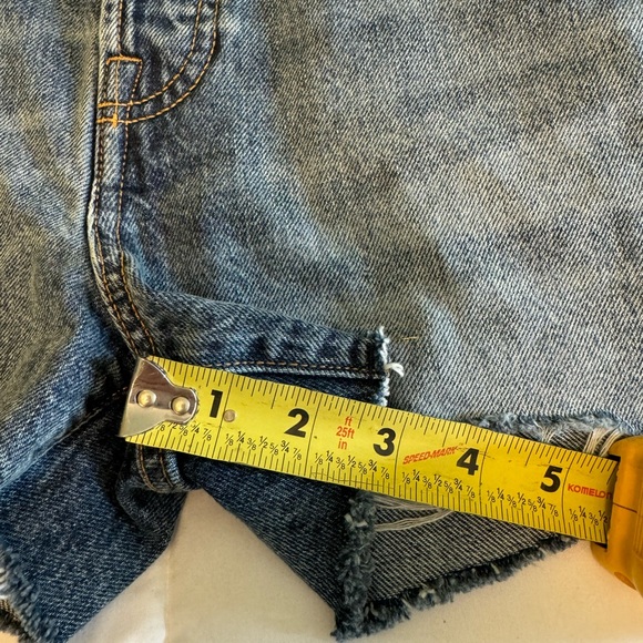 Everlane Women’s The Denim Short in Distressed Light Wash Blue - 26 - Picture 7 of 9